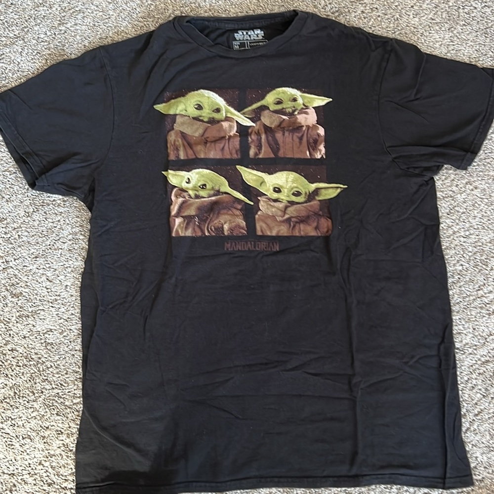 Star Wars the Mandalorian The Child T-shirt M - Picture 2 of 6